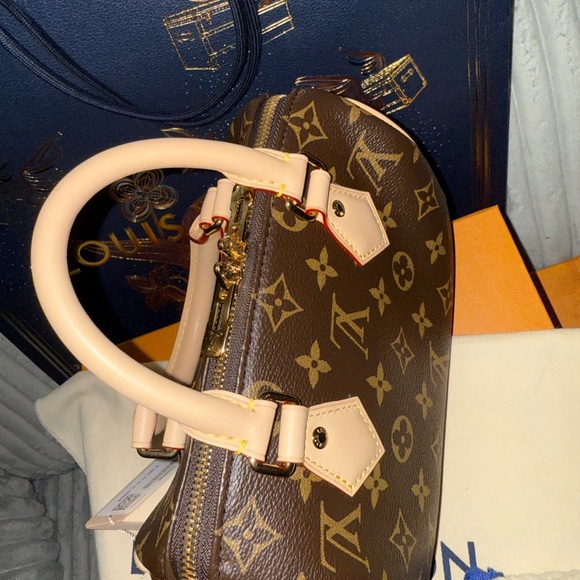 Authentic Louis Vuitton Speedy B20 monogram. - Picture 7 of 13